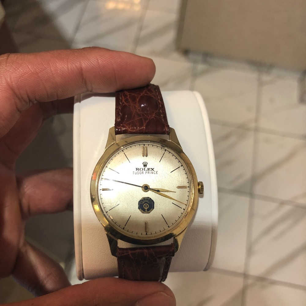 Lady’s Vintage Rolex Tudor gold 14k